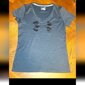 Under Armour loose top Small Great shape